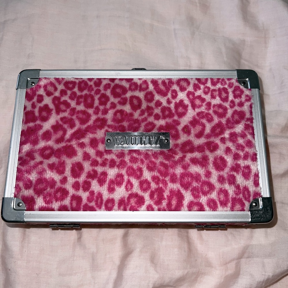 vaultz jewelry safe keep box pink leopard silver